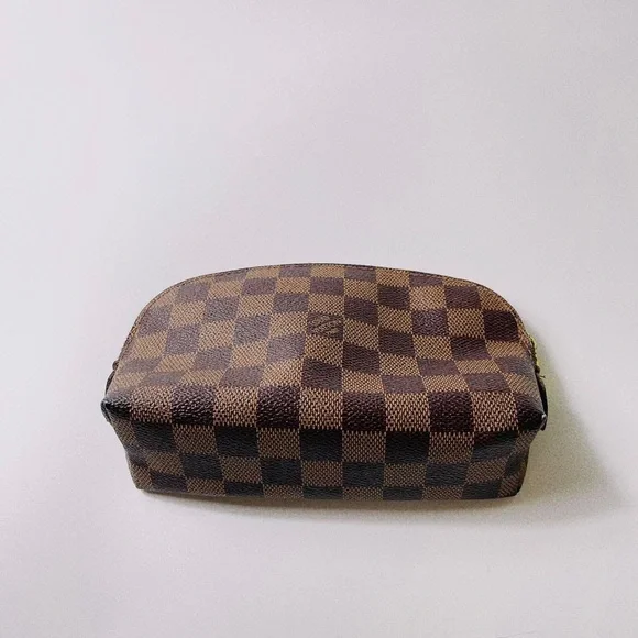 Authentic Louis Vuitton cosmetic bag - Picture 2 of 8